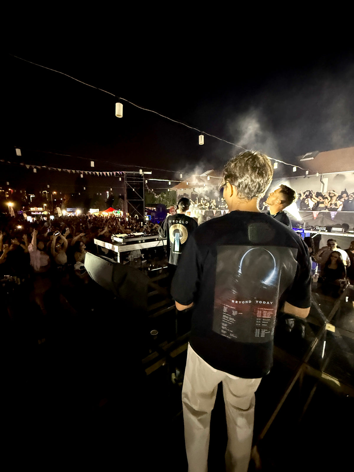 ARTIST ARCHIVE 001 — MASSANO