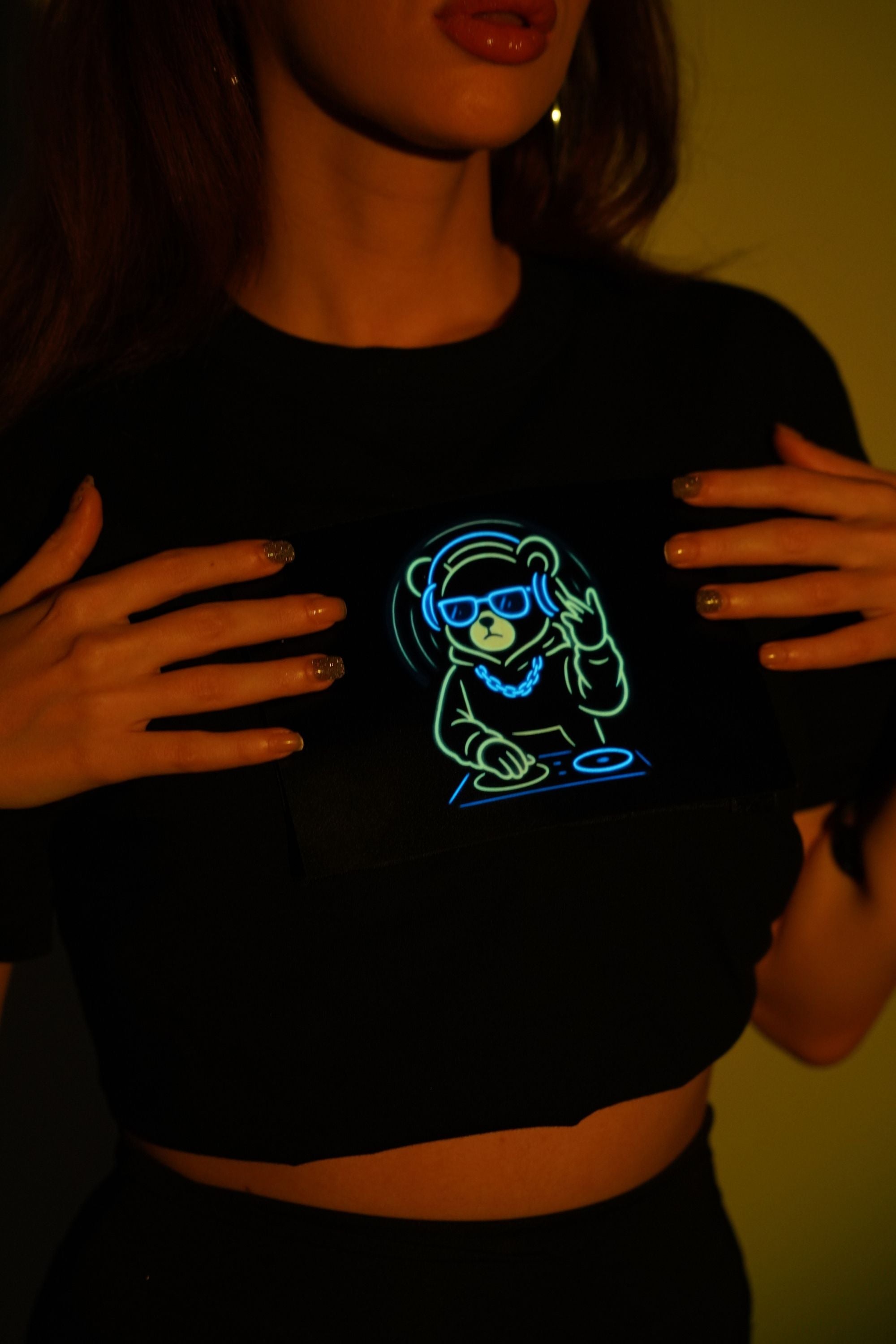 ARIESARON // DJ CLUB BEAR — LED T-SHIRT