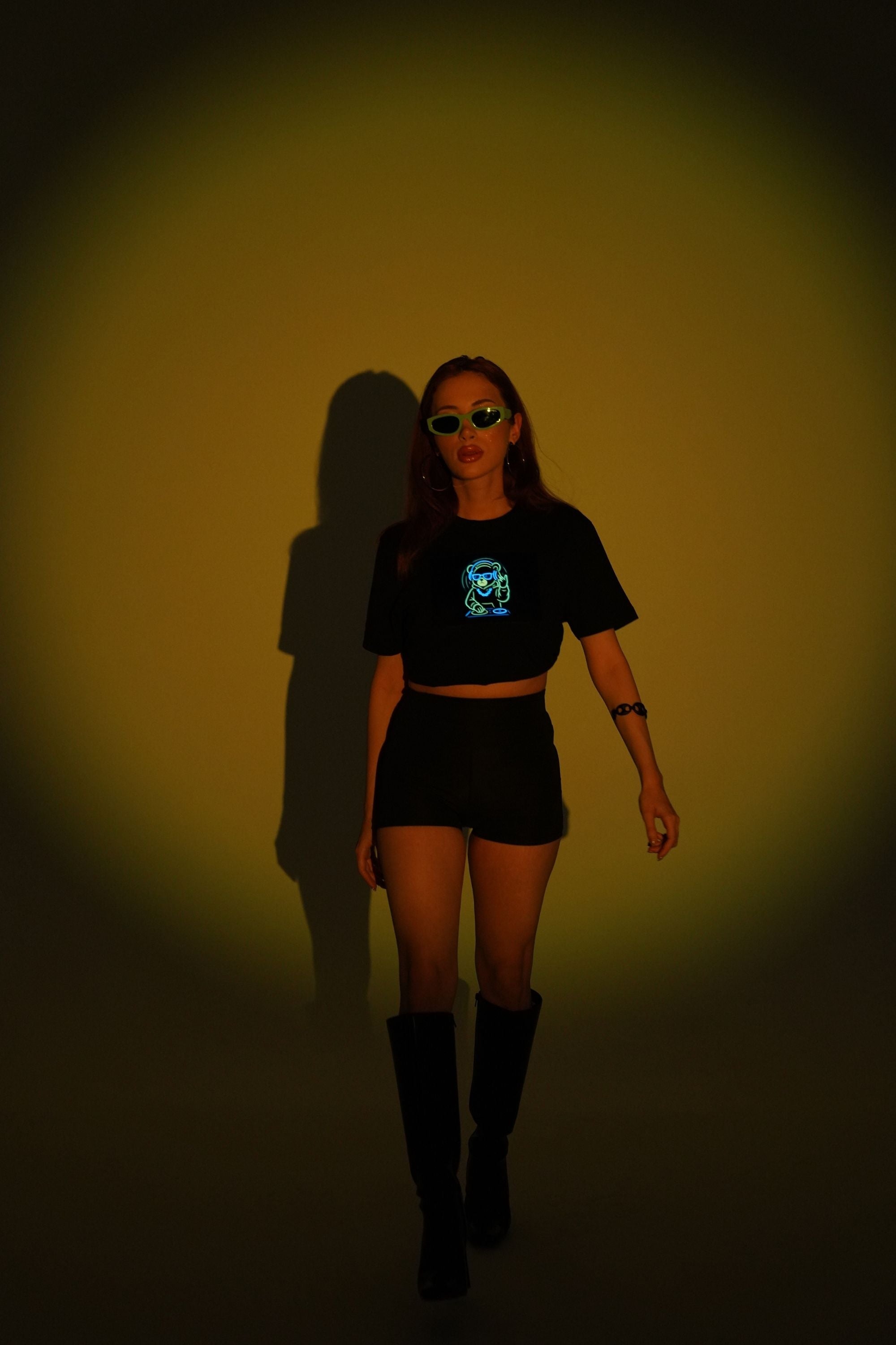 ARIESARON // DJ CLUB BEAR — LED T-SHIRT