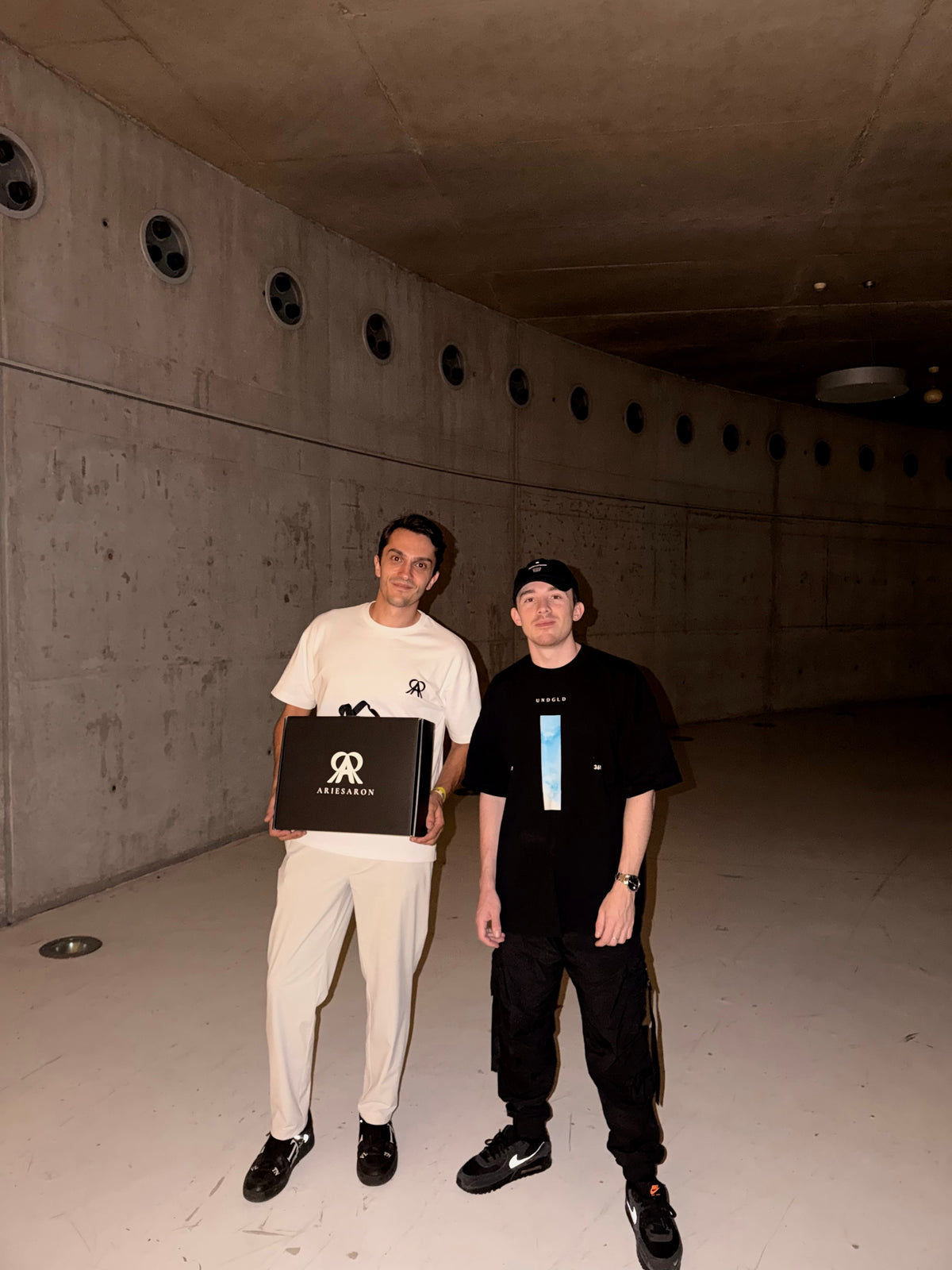 ARTIST ARCHIVE 001 — MASSANO