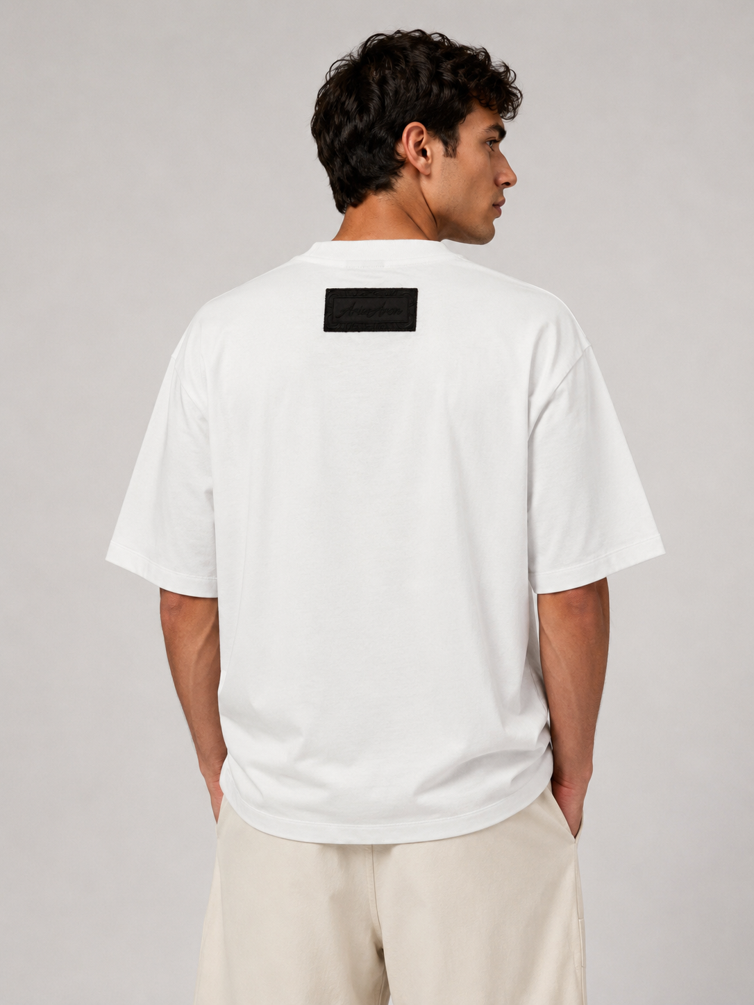 Premium Beyaz Nakışlı Basic Tişört  | NAPE Archive 01