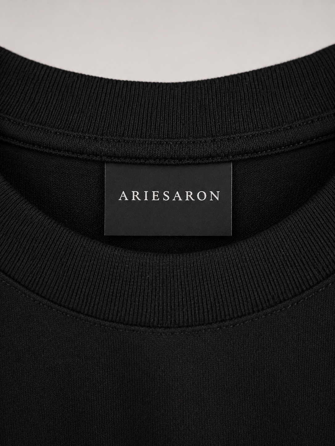 Premium Siyah Nakışlı Basic Tişört  | NAPE Archive 02